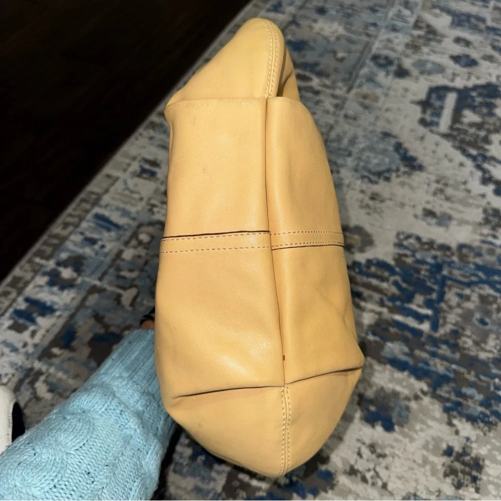 Kenneth Cole Elegant Tan Leather Women's Bag